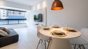 Dining - Modern and cozy apartment at Itapoã Beach (Vila Velha)