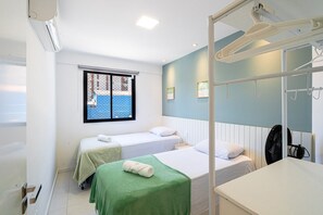 2 bedrooms, iron/ironing board, internet, bed sheets