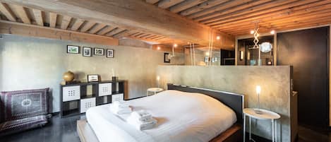 2 makuuhuonetta, silitysrauta/-lauta, ilmainen Wi-Fi, vuodevaatteet