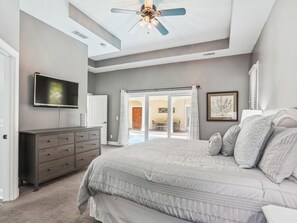 4 soverom, strykejern/-brett, internettilgang og sengetøy