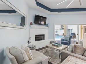 TV, DVD player, ping pong - 6 Cottage Court ~ Beautiful Private Home with Pool, Walk to Beach (Hilton Head Island)