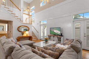 TV - Beachy Keen - Gulf Views, Crystal Beach, Private + Community Pool, Pet Friendly! (Destin)