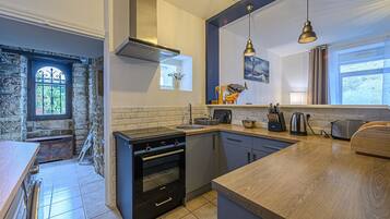 Réfrigérateur, micro-ondes, four, lave-vaisselle