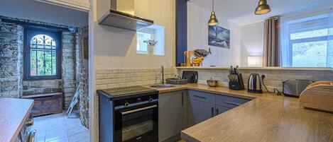 Fridge, microwave, oven, dishwasher