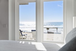 3 bedrooms, iron/ironing board, travel crib, free WiFi - Oceanfront Home w/ Panoramic Views & Private Beach (Oceanside,)