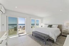 3 bedrooms, iron/ironing board, travel crib, free WiFi - Oceanfront Home w/ Panoramic Views & Private Beach (Oceanside,)