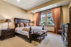 5 habitaciones, escritorio, tabla de planchar con plancha y wifi gratis 