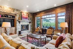 Flat-screen TV, fireplace, DVD player, table football - Gorgeous Deer Valley home minutes from the slopes! (Park City)