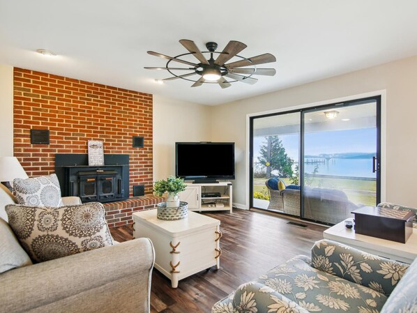 TV, fireplace, video games, foosball