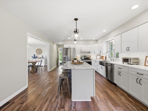 Fridge, microwave, oven, stovetop