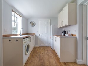 Fridge, microwave, oven, stovetop - Hawthorn- Great 2 bed home in Ashington, Northumberland (Ashington)