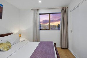 3 chambres, bureau, fer et planche à repasser, Wi-Fi gratuit