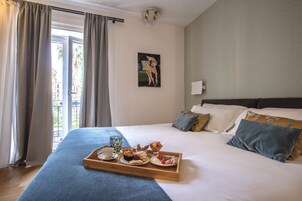 Suite | Minibar, in-room safe, individually decorated, individually furnished