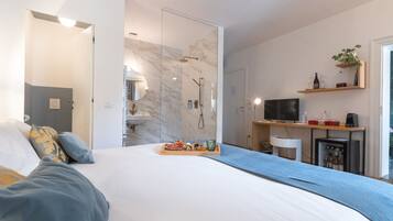 Suite | 1 bedroom, minibar, in-room safe, individually decorated