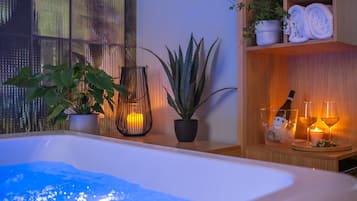 Behandlungsräume für Paare, Sauna, Whirlpool, Körperbehandlungen