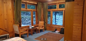 Apartamento superluxo | Ferros/tábuas de passar roupa, Wi-Fi de cortesia, roupa de cama