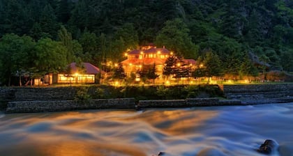 RiverEdge Luxury Resort