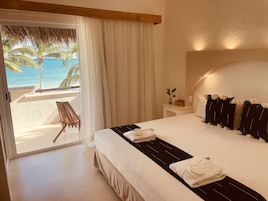 Double Room with Sea view | In-room safe, soundproofing, iron/ironing board, bed sheets