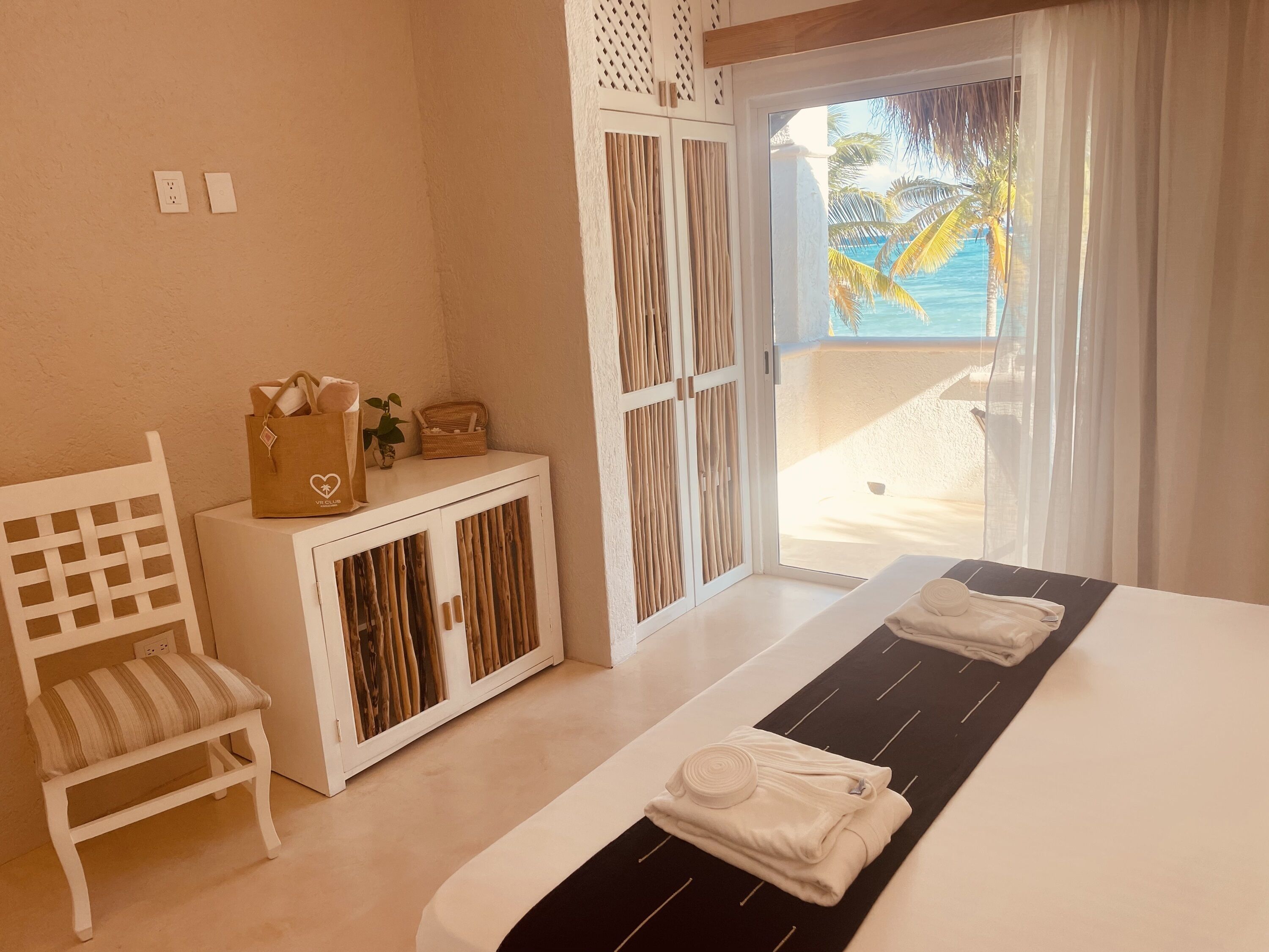 Double Room with Sea view | In-room safe, soundproofing, iron/ironing board, bed sheets
