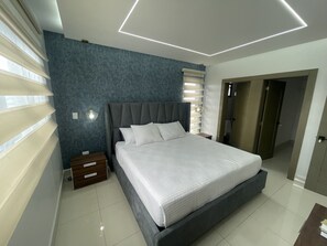 1 chambre, coffres-forts dans les chambres, fer et planche à repasser