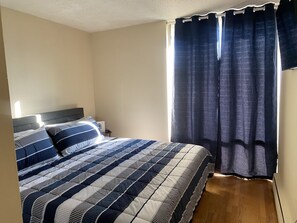 2 habitaciones, escritorio, tabla de planchar con plancha y wifi gratis