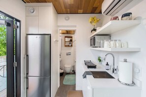 冰箱、微波炉、炉灶、茶具/咖啡用具