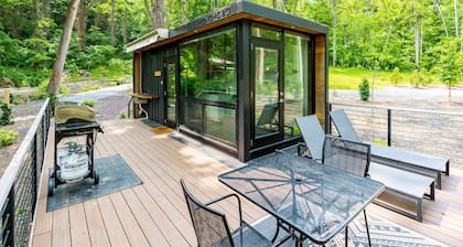 Riverside Tiny Cabin w Hot Tub, Fire Pit, & Kayaks