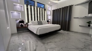 Premium bedding, minibar, in-room safe, individually decorated - Sunset Island Villas Riviera Nayarit (La Penita de Jaltemba)