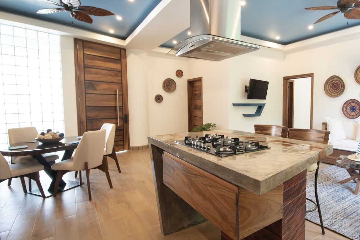 Villa Turtle Jungle View | Cozinha privada | Cafeteira/chaleira, geladeira, micro-ondas, cooktop