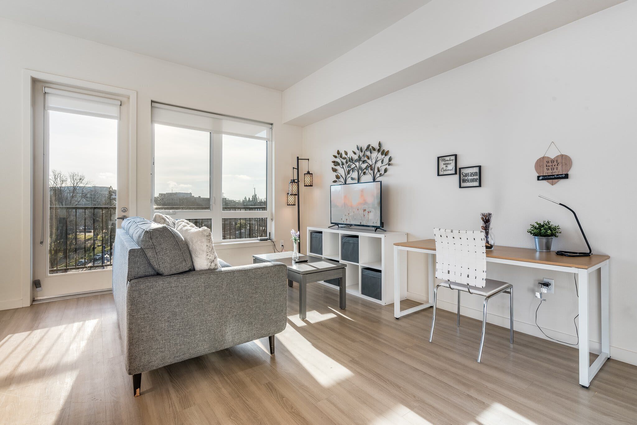 Lux Tacoma Studio | In-Unit Laundry | Gym | Garage