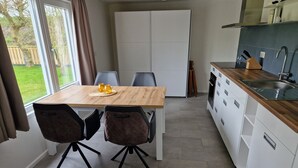 Kaffetrakter/tekoker, kjøleskap, mikrobølgeovn og ovn