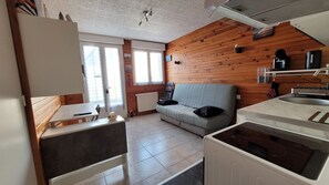 Interior - T2 29m² (ground floor), close to shops and 10 Km from the sea (Lanester)