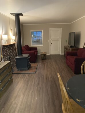 Interior - Cozy 2 bd house nestled on a mountain side close to WP Ski Resort and MT Rainier (Randle)