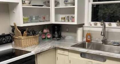 Cozy 2 bd house nestled on a mountain side close to WP Ski Resort and MT Rainier