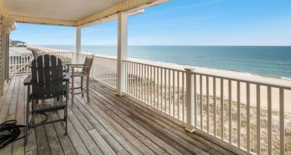 Beach Buzz: Charming Beachfront Home, Private Pool, Hot Tub – Sleeps 16
