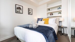 1 habitación, tabla de planchar con plancha, wifi gratis y ropa de cama