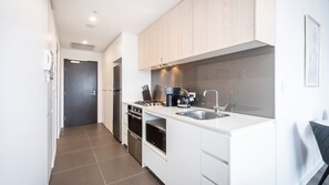 Microondas, horno, placa de cocina, lavavajillas