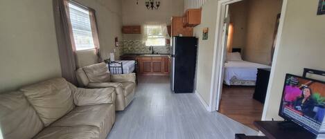 1 chambre, fer et planche à repasser, Wi-Fi gratuit, draps fournis