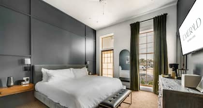 Superior King Room at The Emerald