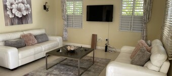 "JAM N RELAX" vibrant villa with full unit AC & private beach club