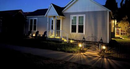 2 BR Get-a-Way in BV steps to Main St