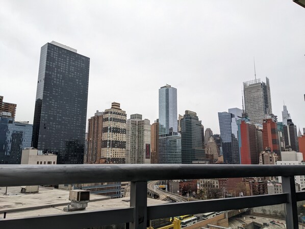 Property grounds - Open Layout - 24-Hour Concierge - Terrace (New York)