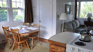 بديكورات فريدة لكل غرفة وطراز فريد لكل وحدة ومكتب ومكواة/لوح كي