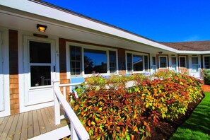 Exterior - Brant Point Courtyard (Nantucket)