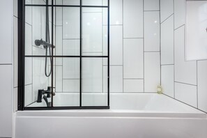 Cottage, Private Bathroom, Courtyard View | Bathroom | Free toiletries, hair dryer, towels, soap - The Retreat New Forest (Christchurch)
