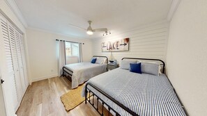 2 dormitorios, tabla de planchar con plancha, cuna de viaje y wifi