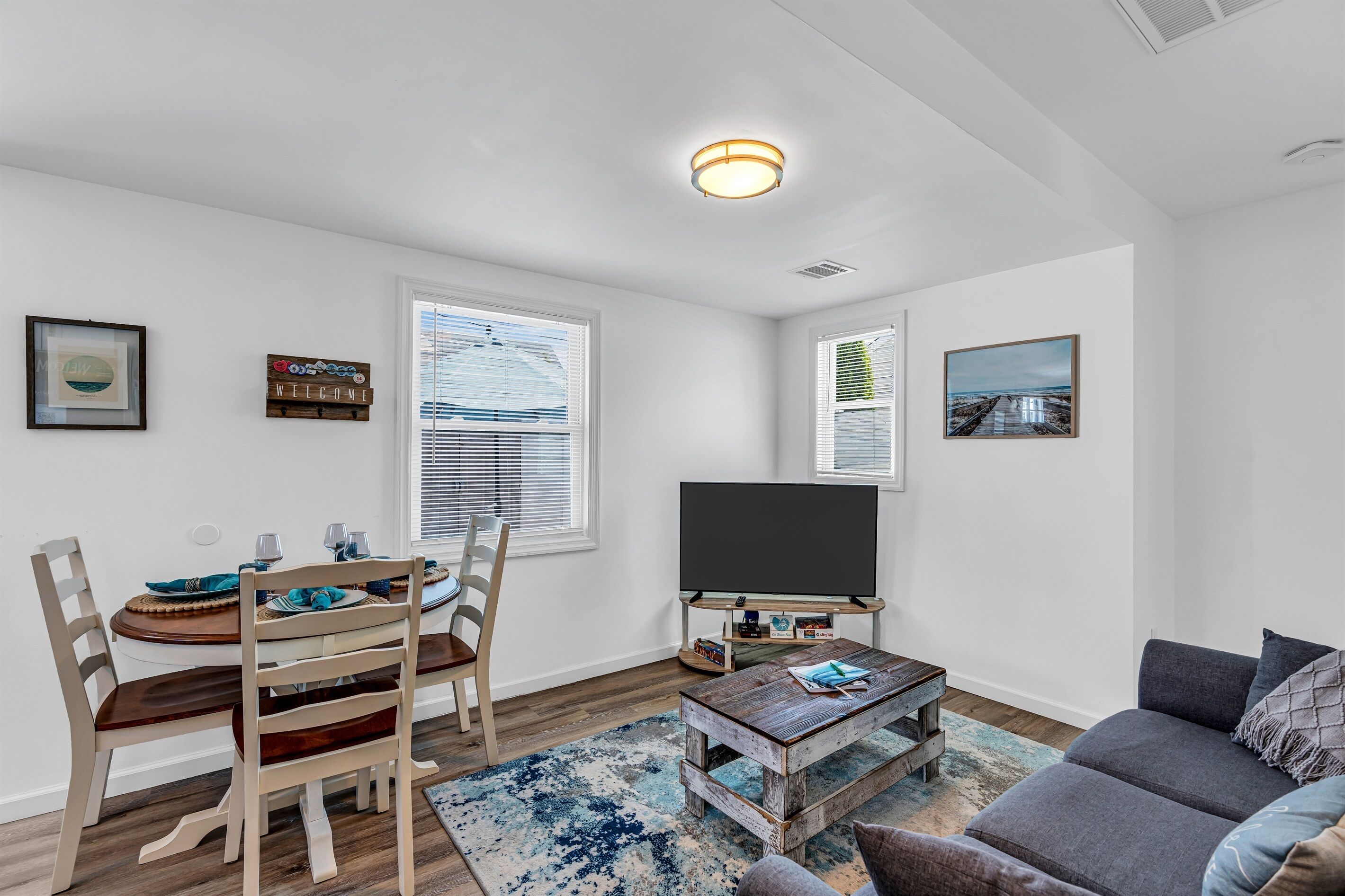 Belmar Beach Bungalow · 3.5 Blocks To Sand · Fire Pit, Grill, 3 Beach Badges - Allaire State Park, Wall Township