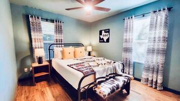 2 soverom, blendingsgardiner, strykejern/-brett og wi-fi