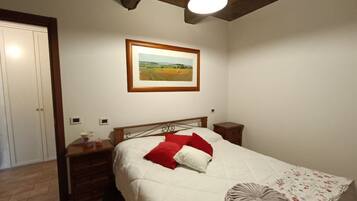 Basic-Apartment | 2 Schlafzimmer, Bügeleisen/Bügelbrett