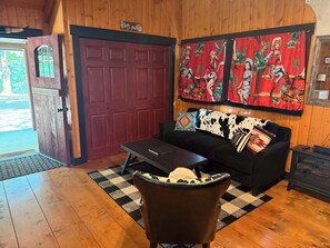 Fireplace, books, stereo, offices